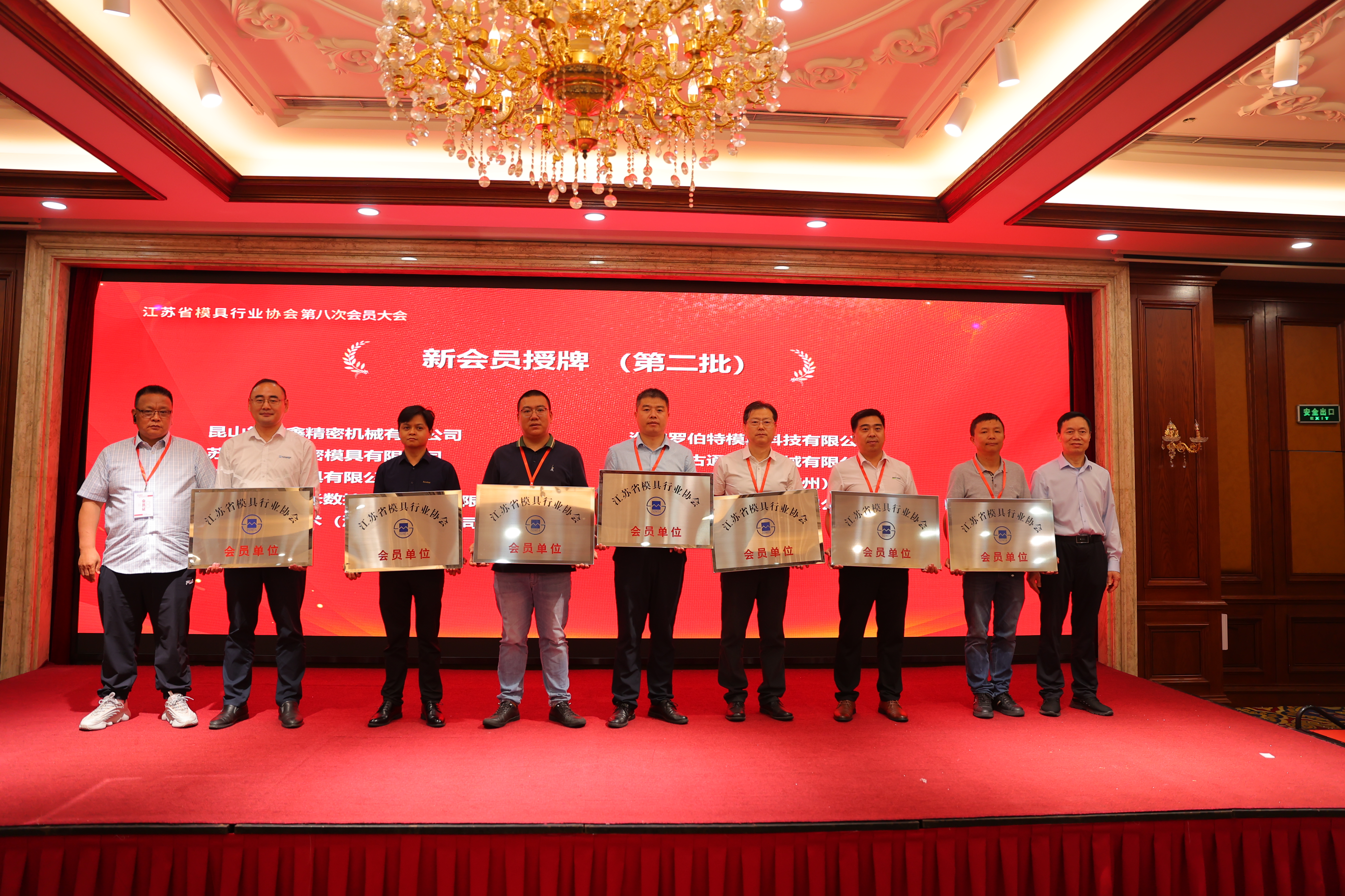 505039889.jpg 505039889.jpg